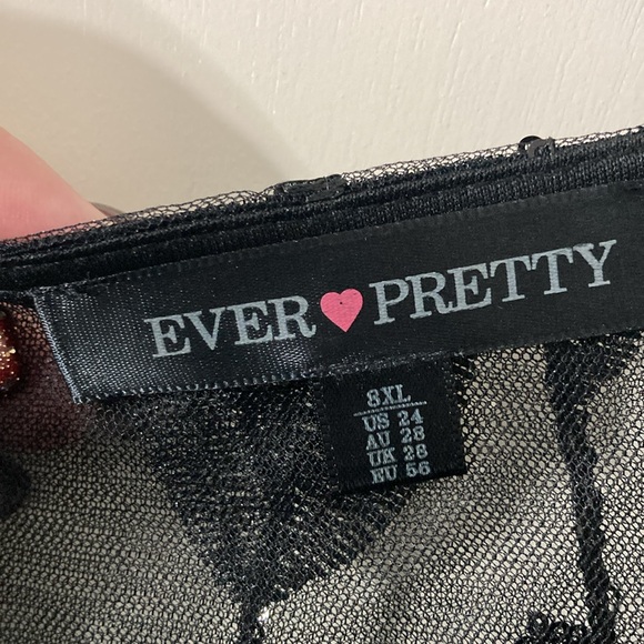 Formal dress with sequins - Picture 4 of 8